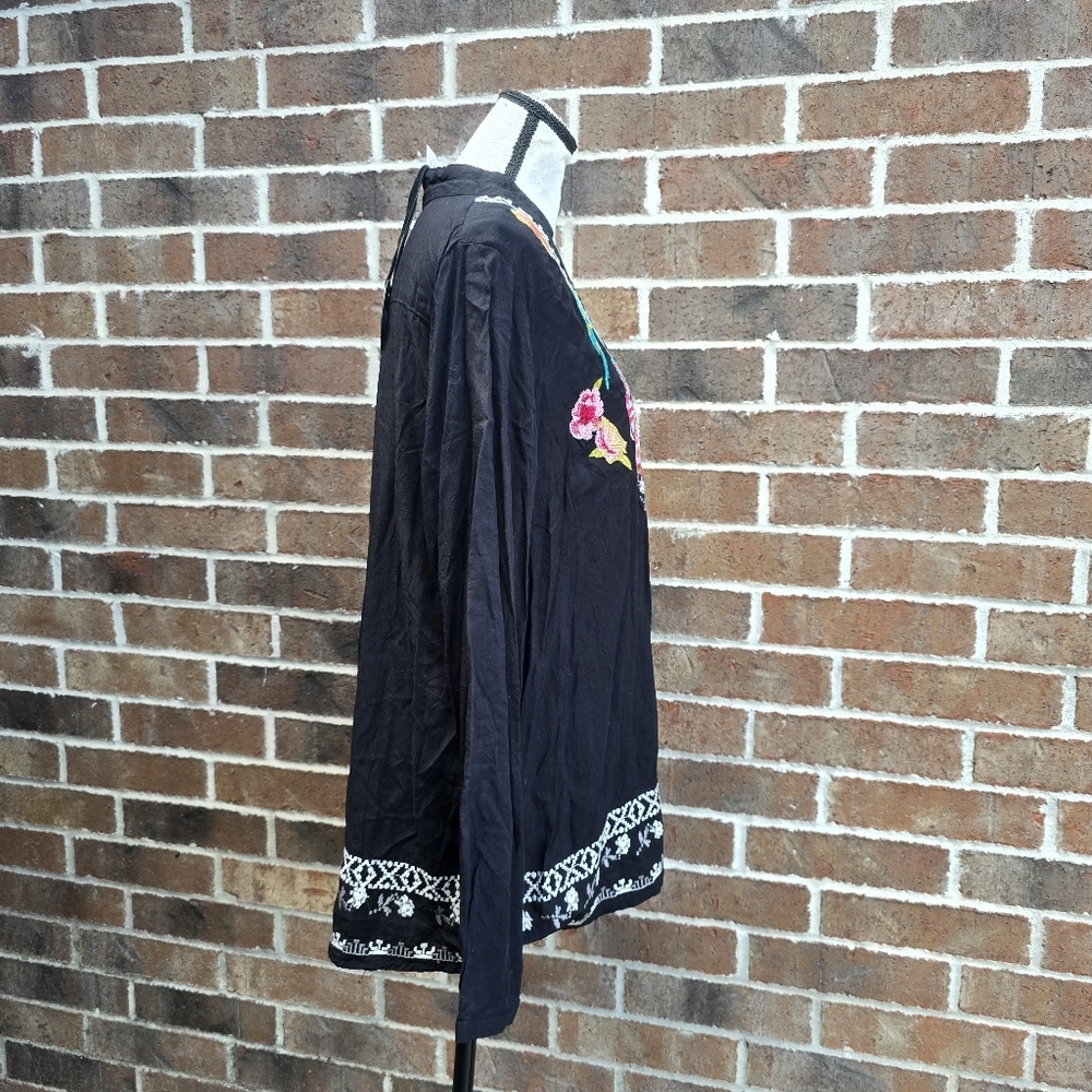 NWT Como Black Embroidered Tunic Top Size Large Boho Floral Long Sleeve - Picture 4 of 10